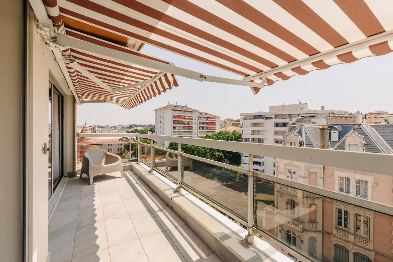 Le Perchoir - High Up In The Heart Of Biarritz Apartment France