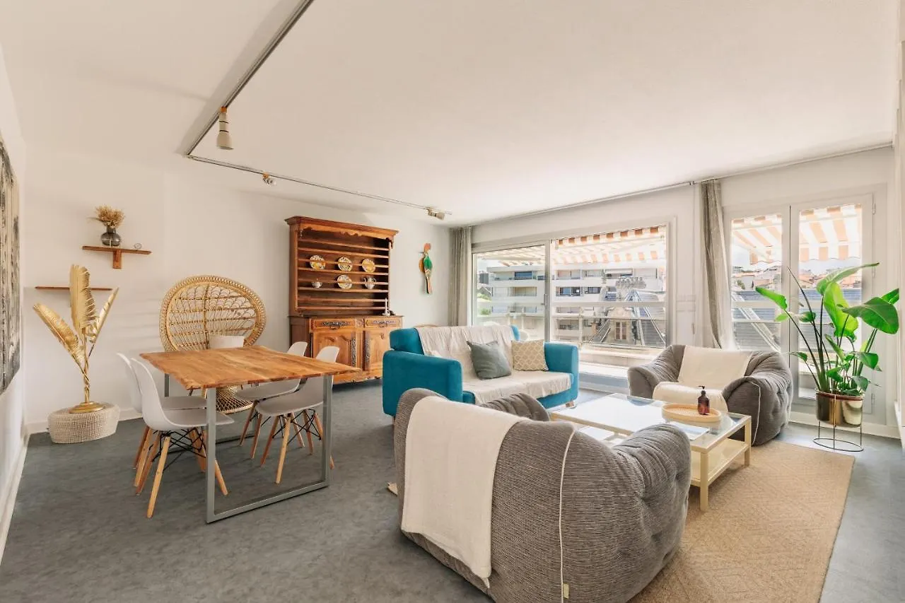 Le Perchoir - High Up In The Heart Of Biarritz Apartment