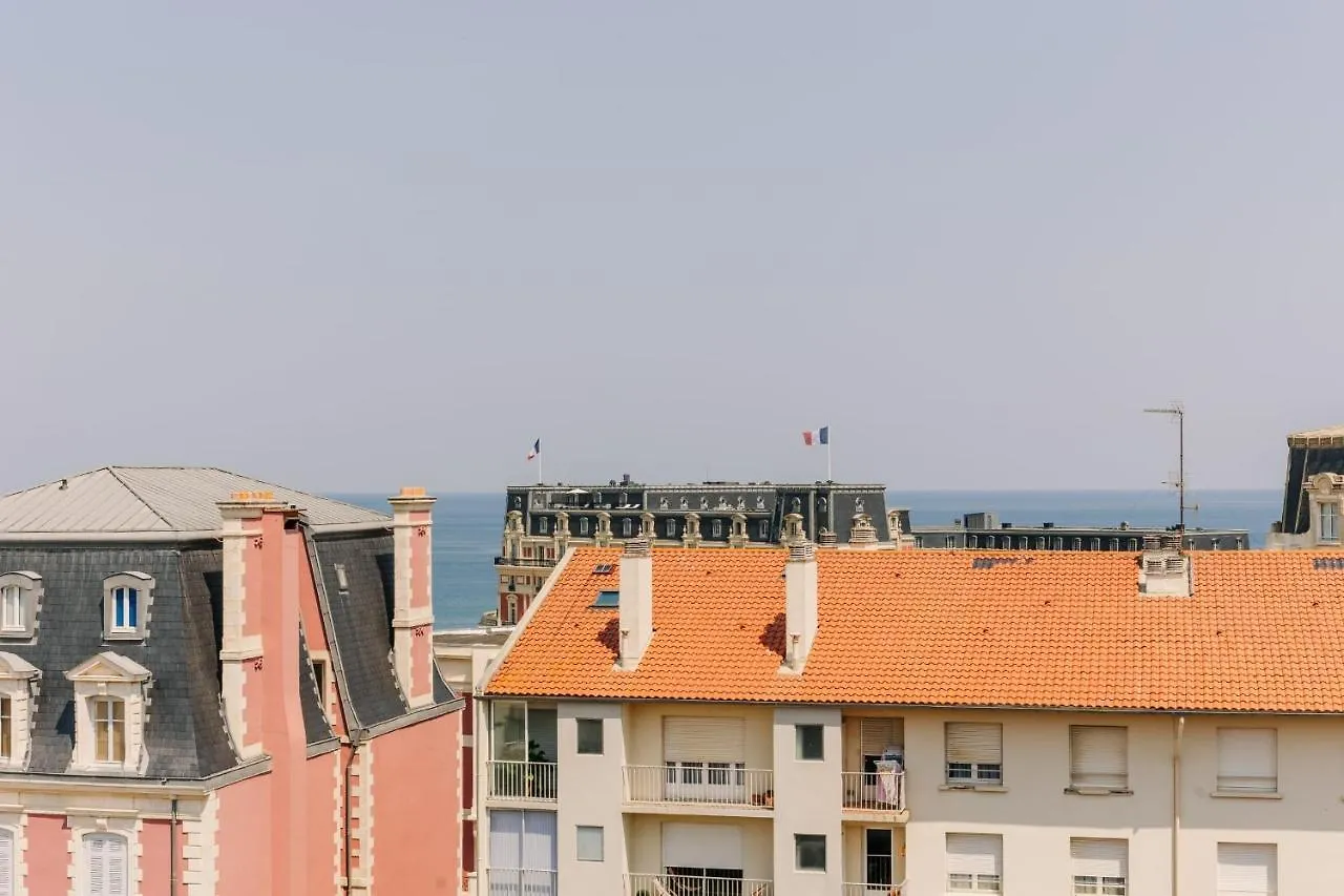 Le Perchoir - High Up In The Heart Of Biarritz Apartment